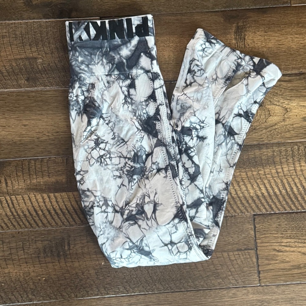 PINK Victoria's Secret Ultimate Seamless Tie Dye Ribbed‎ Leggings Grey White M